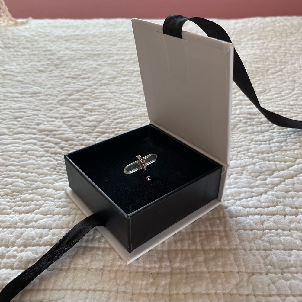 cate & chloe ring